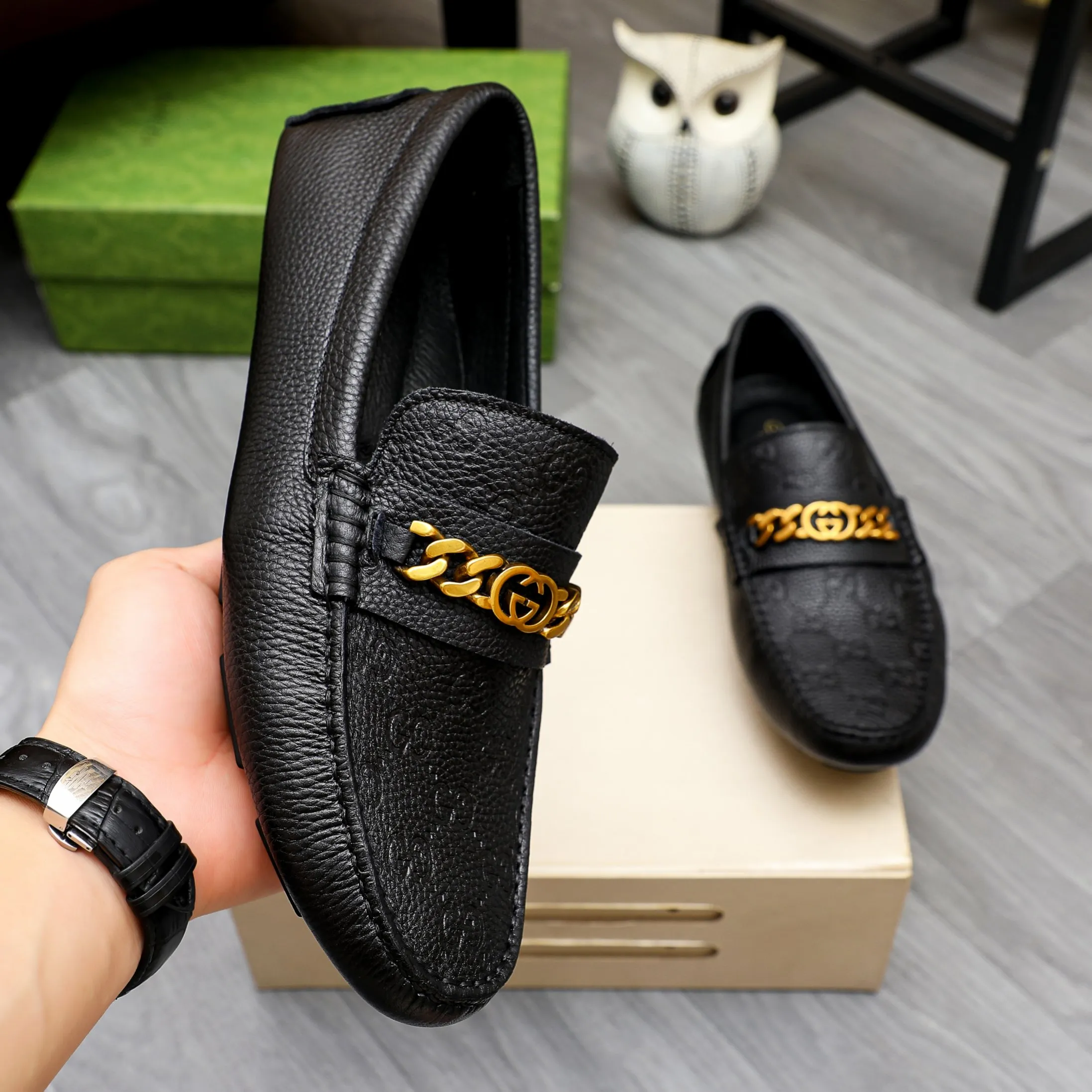 Factory price 380🕷🕷[GUCCI] Gucci's new men's fashion casual slip-on shoes🇨🇳Official website original 1:1 mold opening💯The first layer is made of Italian cowhide🎋🐷Leather lining, original quality, fine workmanship☘Rubber wear-resistant and non-slip outsole, comfortable to wear🌴High-end atmosphere, versatile style, worth owning🍉 Black optional! Code number 38-44 (45.46.47. Can be customized)